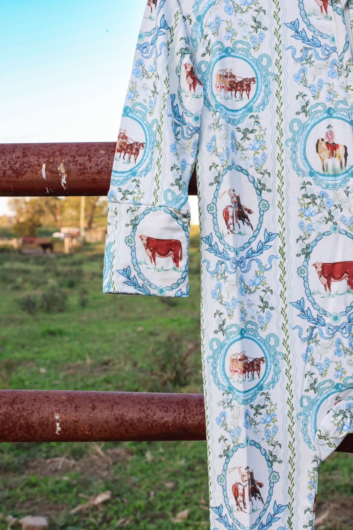 Bluebonnet Ranch Bamboo Convertible Sleeper | PREORDER